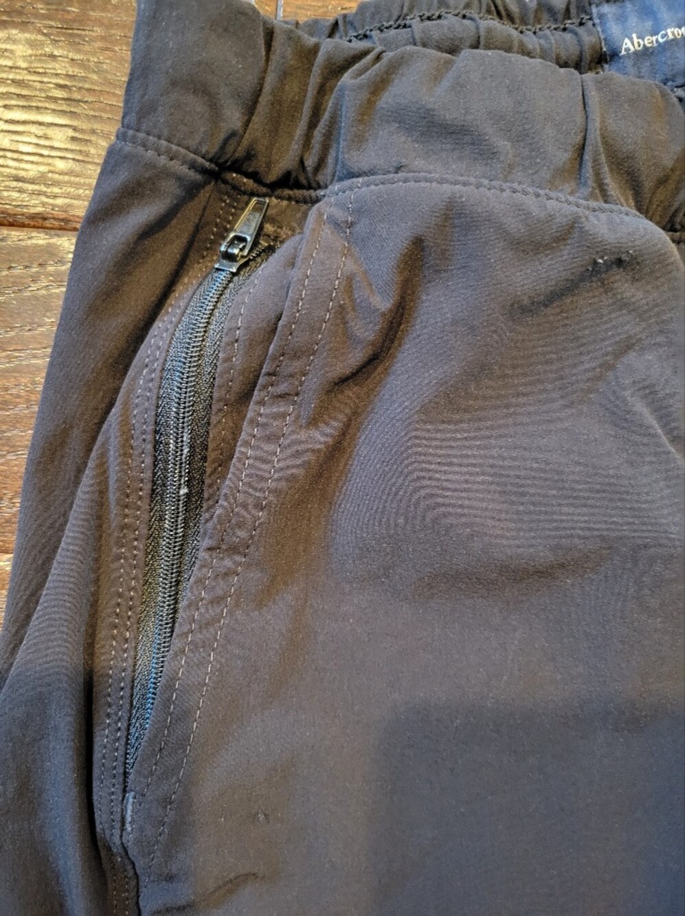 Abercrombie & Fitch black shorts, zip pocket, back pocket, great condition, sz X - Picture 2 of 4
